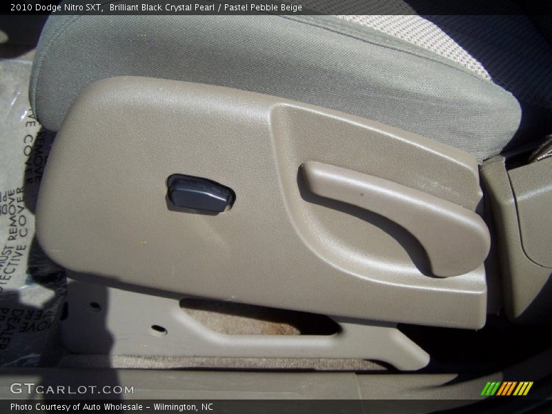 Brilliant Black Crystal Pearl / Pastel Pebble Beige 2010 Dodge Nitro SXT