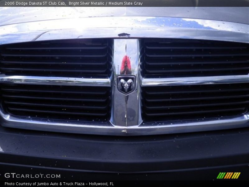 Bright Silver Metallic / Medium Slate Gray 2006 Dodge Dakota ST Club Cab