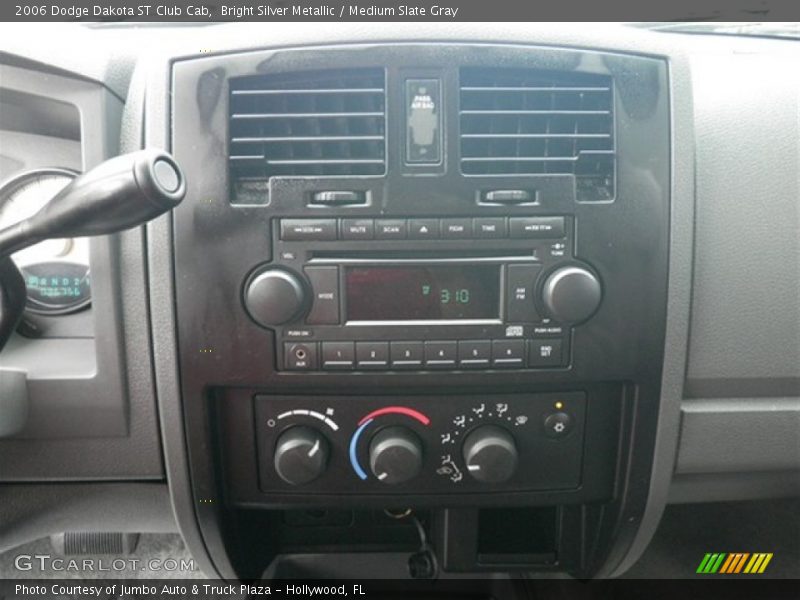 Bright Silver Metallic / Medium Slate Gray 2006 Dodge Dakota ST Club Cab