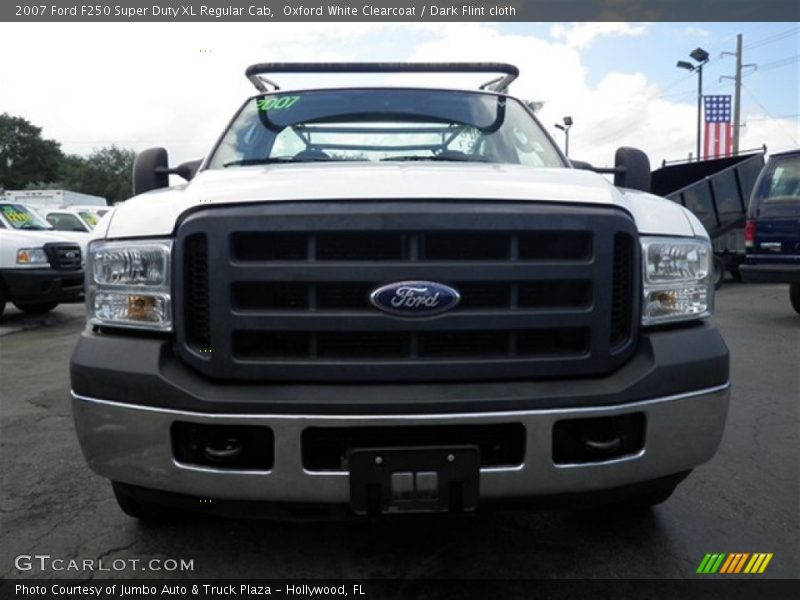 Oxford White Clearcoat / Dark Flint cloth 2007 Ford F250 Super Duty XL Regular Cab