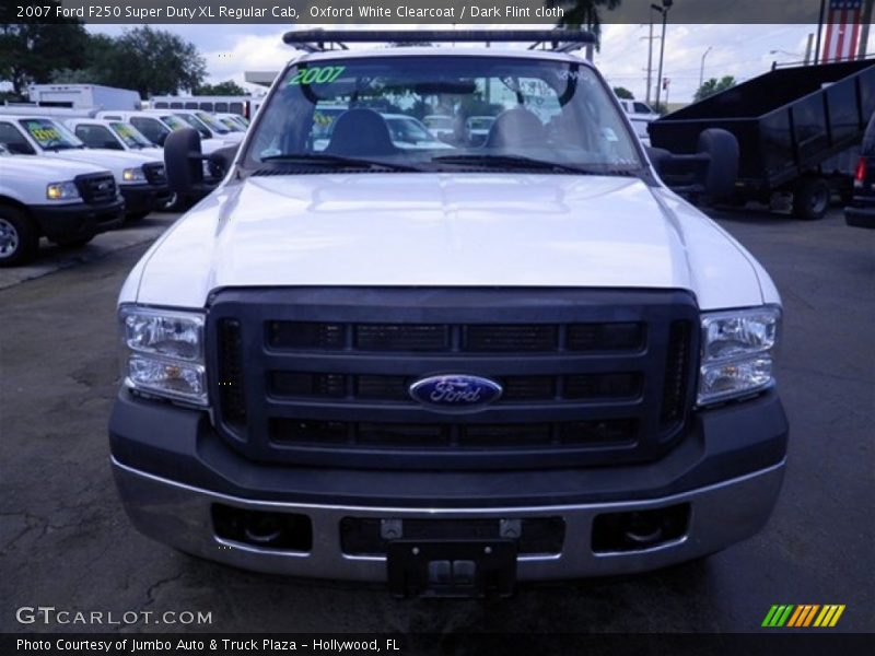 Oxford White Clearcoat / Dark Flint cloth 2007 Ford F250 Super Duty XL Regular Cab