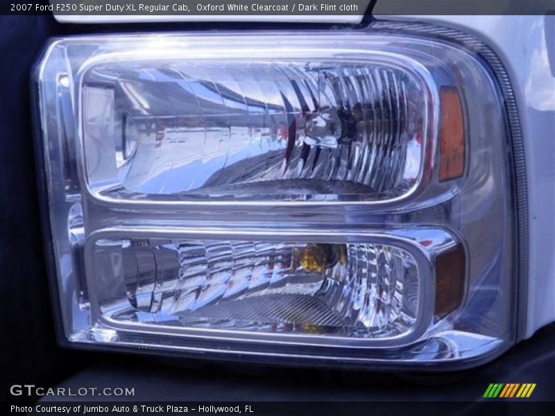 Oxford White Clearcoat / Dark Flint cloth 2007 Ford F250 Super Duty XL Regular Cab