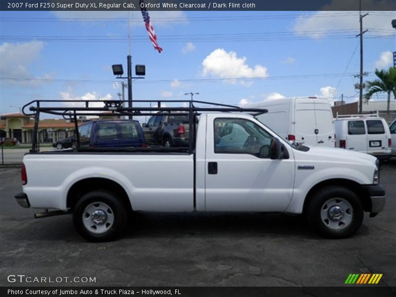 Oxford White Clearcoat / Dark Flint cloth 2007 Ford F250 Super Duty XL Regular Cab