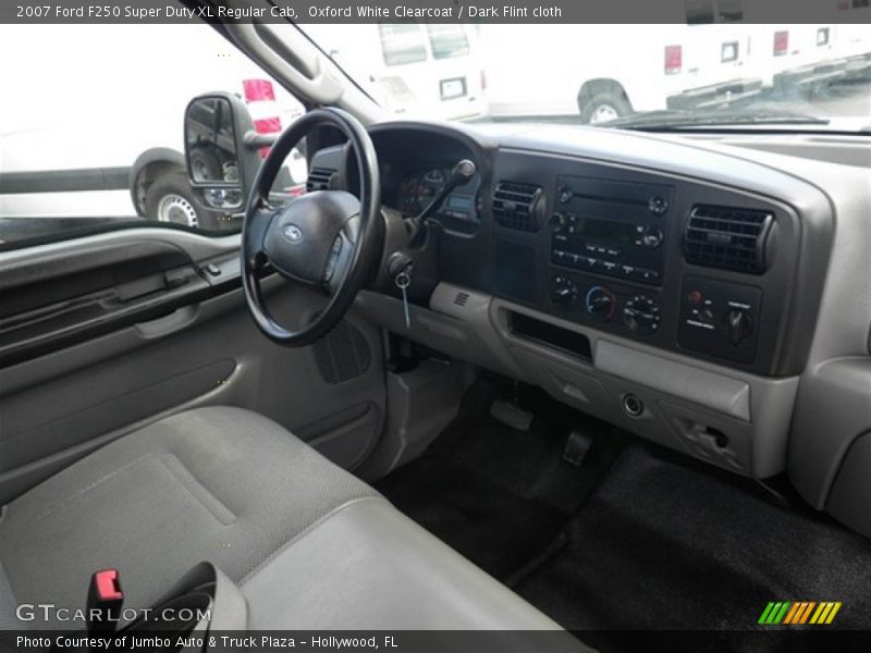 Oxford White Clearcoat / Dark Flint cloth 2007 Ford F250 Super Duty XL Regular Cab