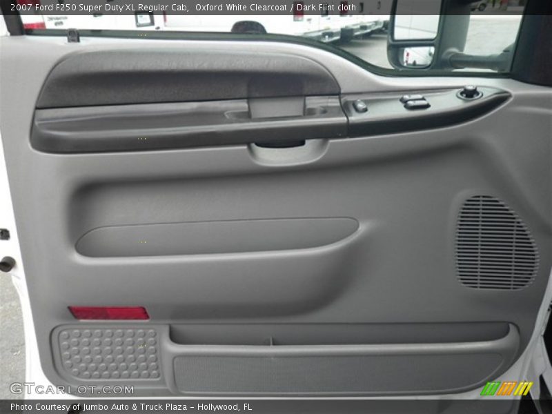 Oxford White Clearcoat / Dark Flint cloth 2007 Ford F250 Super Duty XL Regular Cab