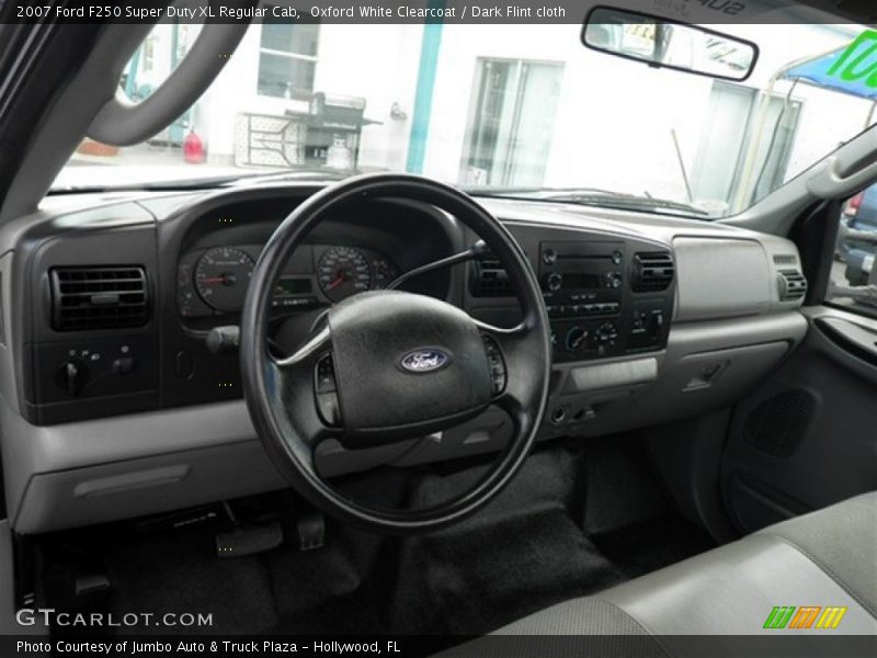 Oxford White Clearcoat / Dark Flint cloth 2007 Ford F250 Super Duty XL Regular Cab