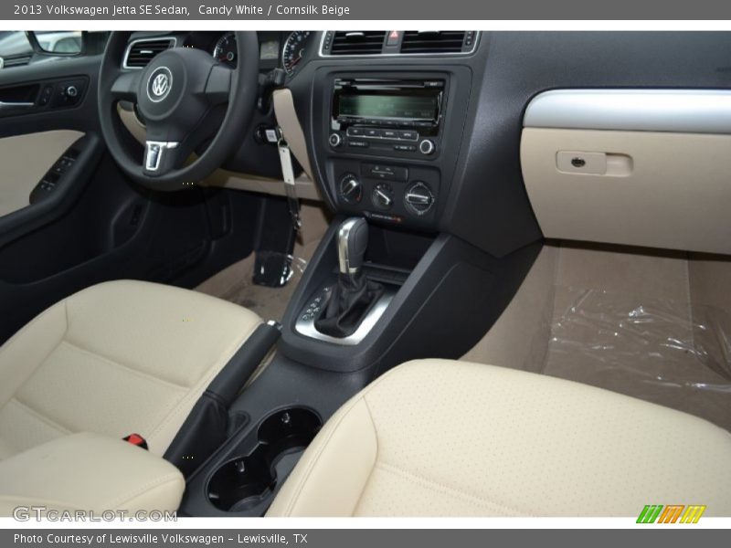 Candy White / Cornsilk Beige 2013 Volkswagen Jetta SE Sedan