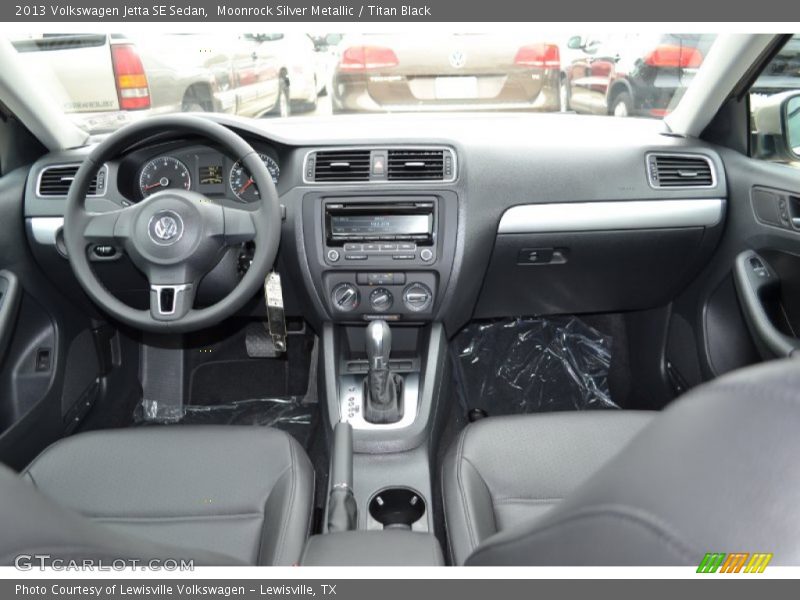 Moonrock Silver Metallic / Titan Black 2013 Volkswagen Jetta SE Sedan