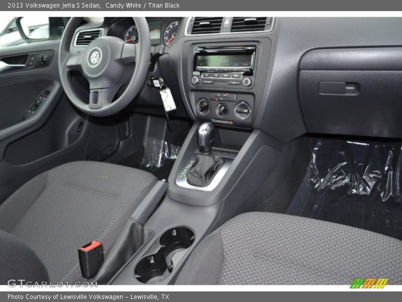 Candy White / Titan Black 2013 Volkswagen Jetta S Sedan