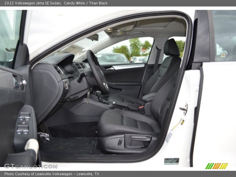Candy White / Titan Black 2013 Volkswagen Jetta SE Sedan