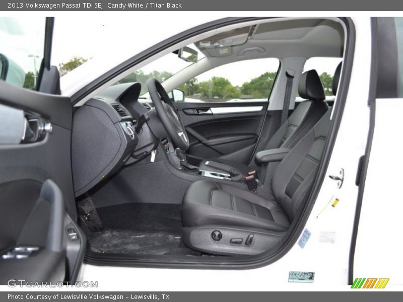 Candy White / Titan Black 2013 Volkswagen Passat TDI SE