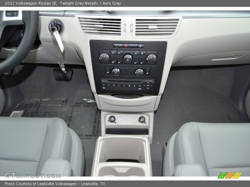 Twilight Gray Metallic / Aero Gray 2012 Volkswagen Routan SE