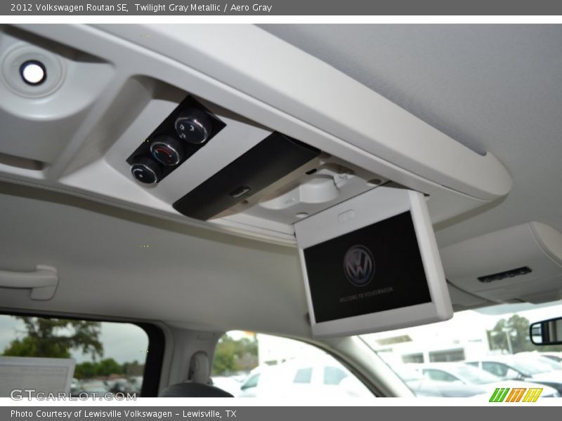 Twilight Gray Metallic / Aero Gray 2012 Volkswagen Routan SE