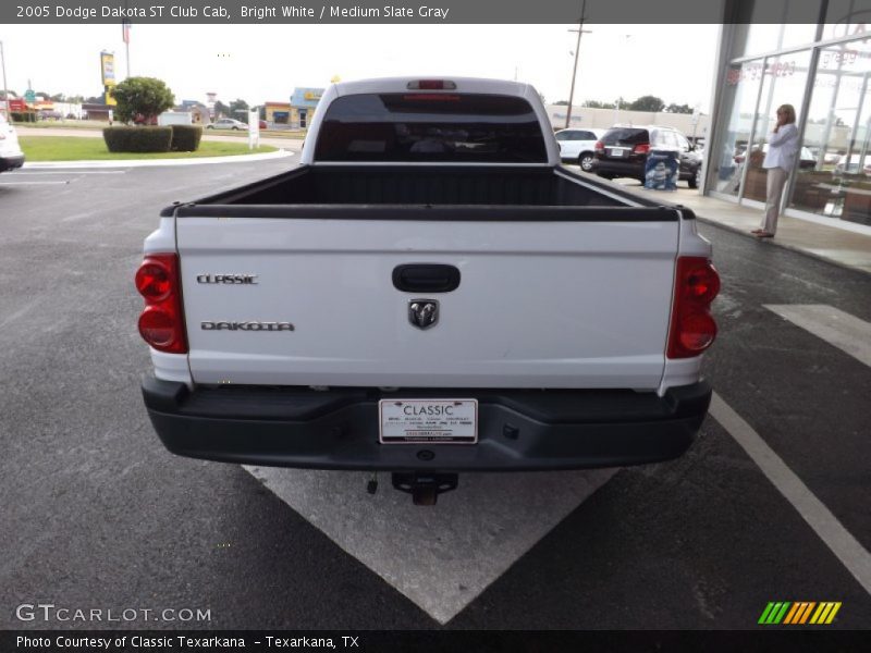Bright White / Medium Slate Gray 2005 Dodge Dakota ST Club Cab