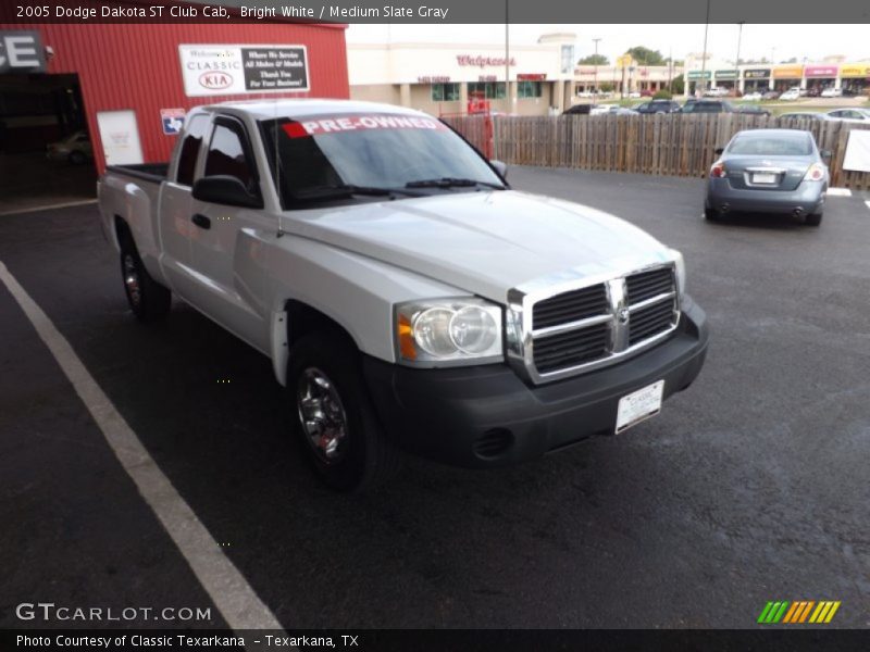 Bright White / Medium Slate Gray 2005 Dodge Dakota ST Club Cab