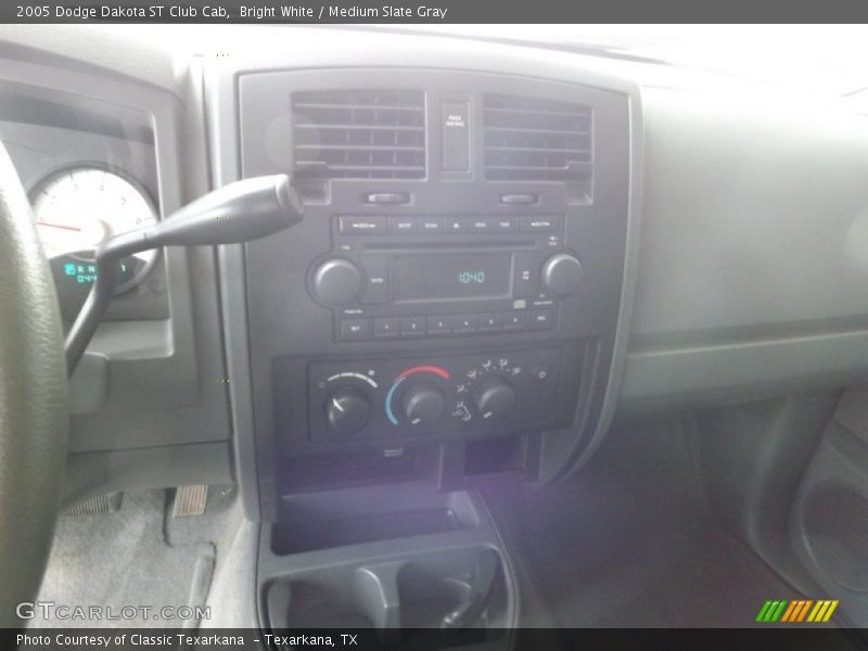 Bright White / Medium Slate Gray 2005 Dodge Dakota ST Club Cab