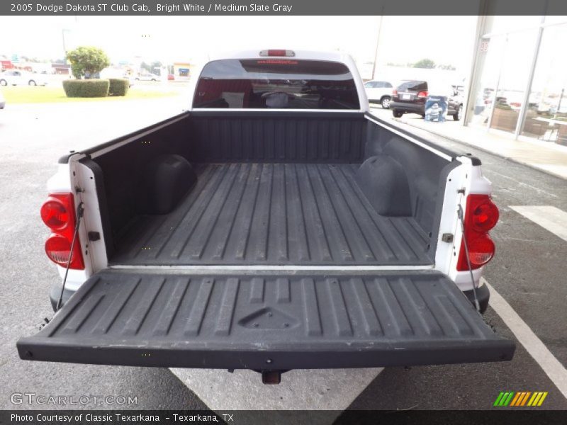 Bright White / Medium Slate Gray 2005 Dodge Dakota ST Club Cab