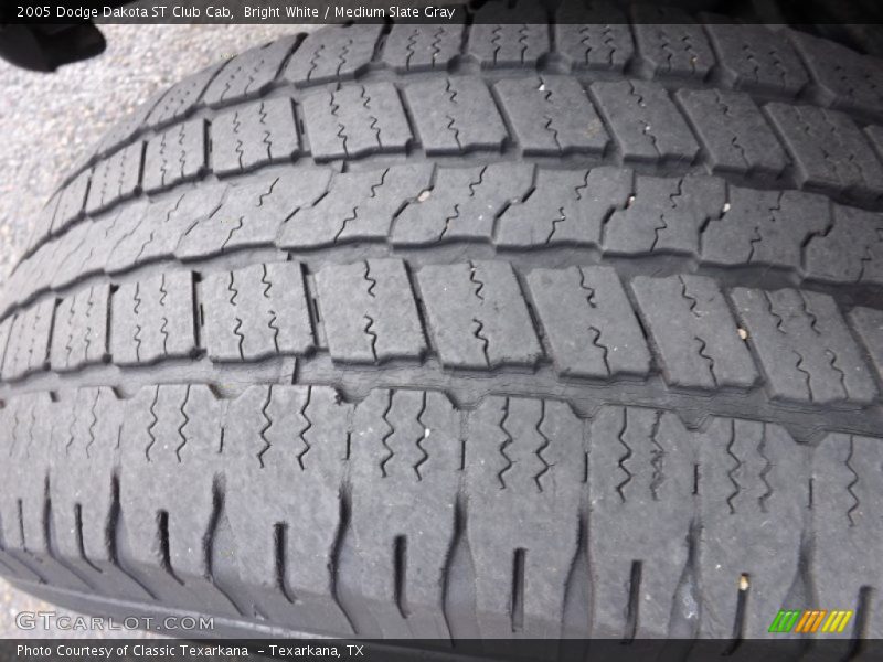 Bright White / Medium Slate Gray 2005 Dodge Dakota ST Club Cab