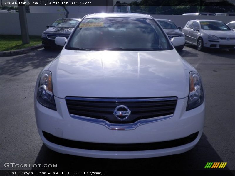 Winter Frost Pearl / Blond 2009 Nissan Altima 2.5