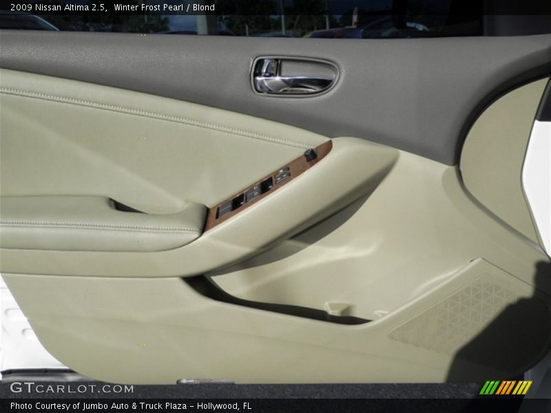 Winter Frost Pearl / Blond 2009 Nissan Altima 2.5