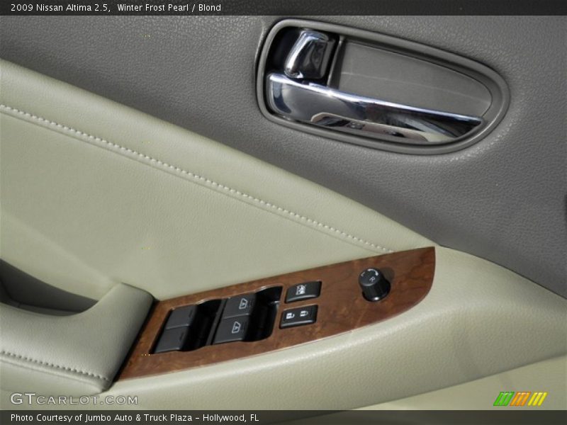Winter Frost Pearl / Blond 2009 Nissan Altima 2.5