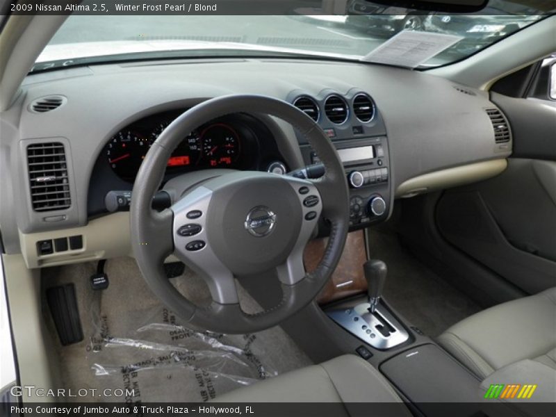 Winter Frost Pearl / Blond 2009 Nissan Altima 2.5