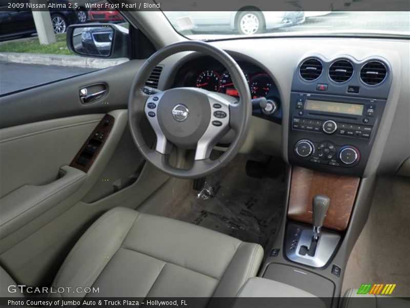 Winter Frost Pearl / Blond 2009 Nissan Altima 2.5