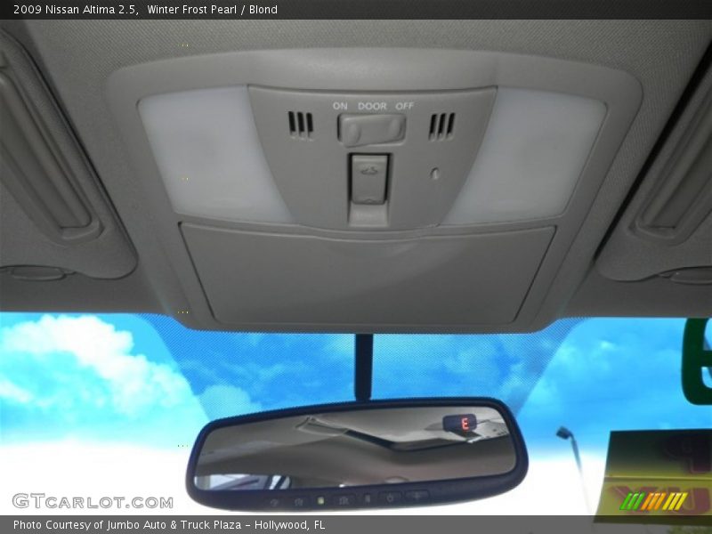 Winter Frost Pearl / Blond 2009 Nissan Altima 2.5
