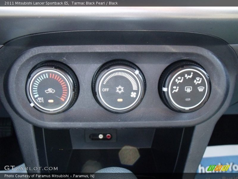 Controls of 2011 Lancer Sportback ES