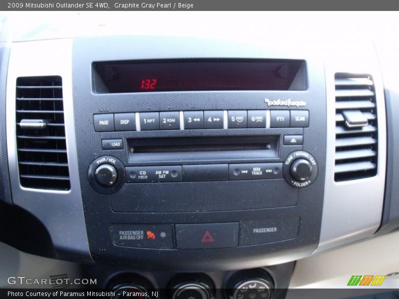 Graphite Gray Pearl / Beige 2009 Mitsubishi Outlander SE 4WD