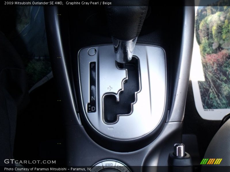 Graphite Gray Pearl / Beige 2009 Mitsubishi Outlander SE 4WD