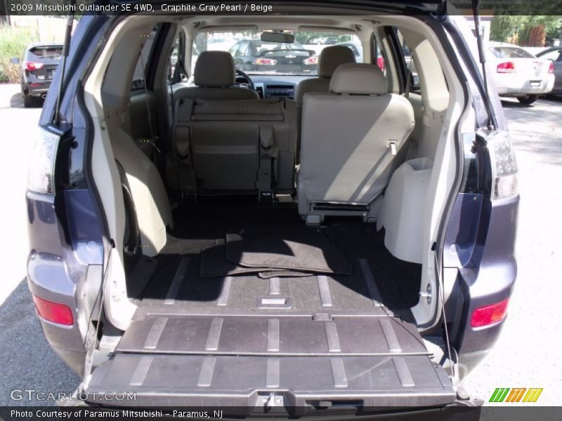 Graphite Gray Pearl / Beige 2009 Mitsubishi Outlander SE 4WD