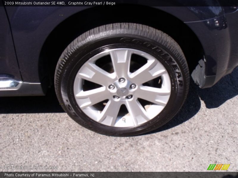 Graphite Gray Pearl / Beige 2009 Mitsubishi Outlander SE 4WD