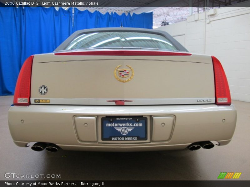 Light Cashmere Metallic / Shale 2006 Cadillac DTS