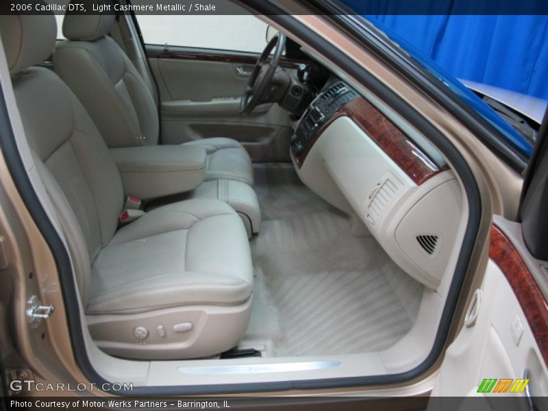 Light Cashmere Metallic / Shale 2006 Cadillac DTS