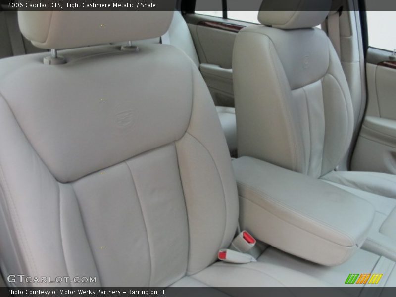 Light Cashmere Metallic / Shale 2006 Cadillac DTS