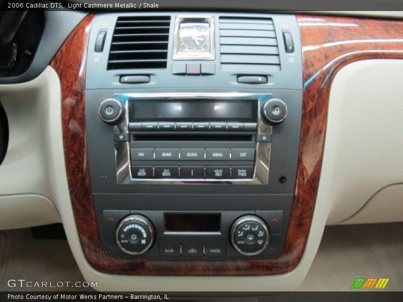 Light Cashmere Metallic / Shale 2006 Cadillac DTS