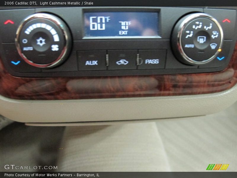 Light Cashmere Metallic / Shale 2006 Cadillac DTS