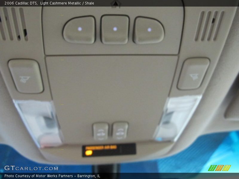 Light Cashmere Metallic / Shale 2006 Cadillac DTS