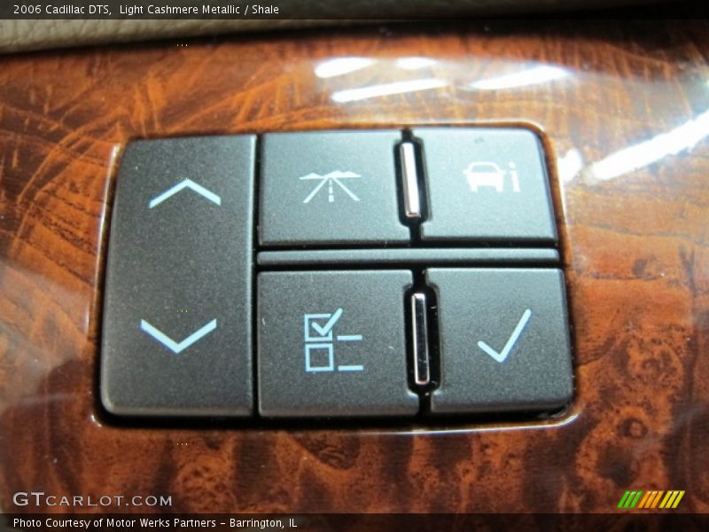 Light Cashmere Metallic / Shale 2006 Cadillac DTS