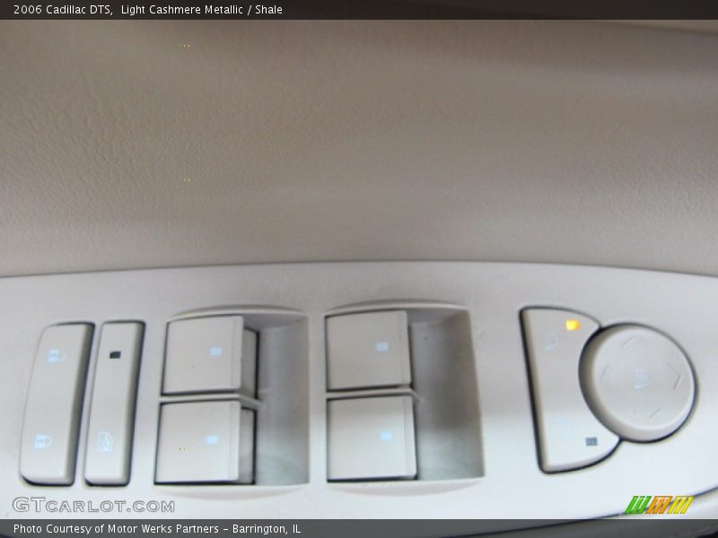 Light Cashmere Metallic / Shale 2006 Cadillac DTS