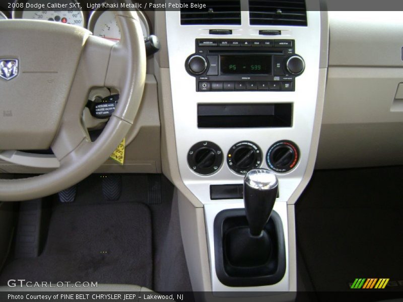 Controls of 2008 Caliber SXT