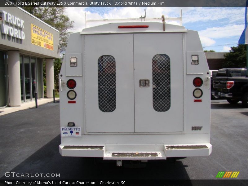 Oxford White / Medium Flint 2007 Ford E Series Cutaway E350 Commercial Utility Truck