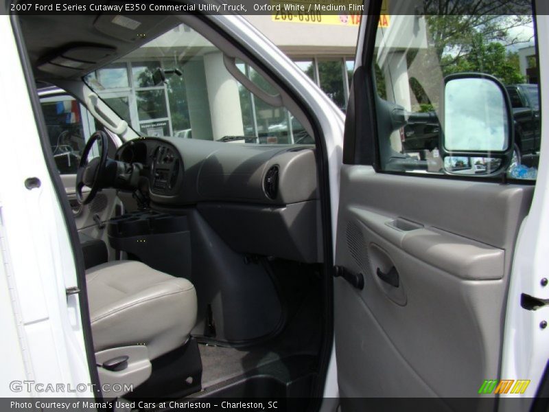 Oxford White / Medium Flint 2007 Ford E Series Cutaway E350 Commercial Utility Truck