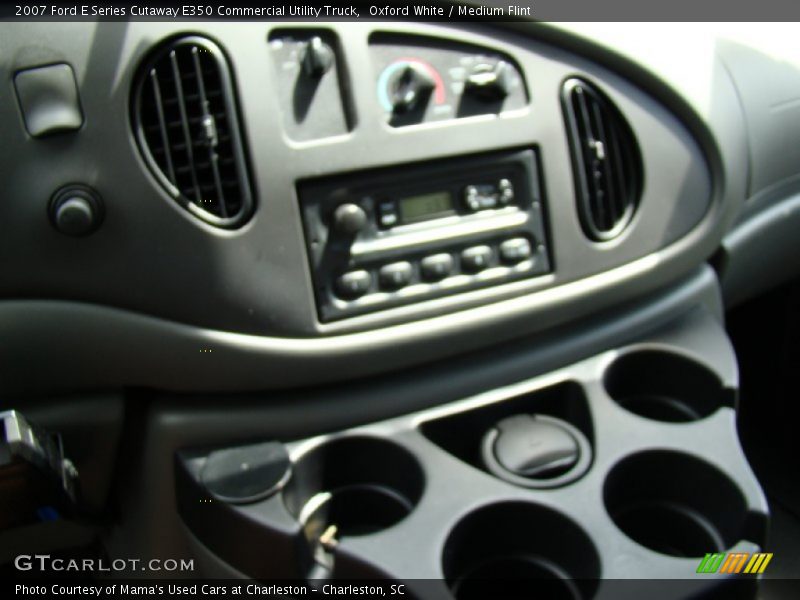 Oxford White / Medium Flint 2007 Ford E Series Cutaway E350 Commercial Utility Truck