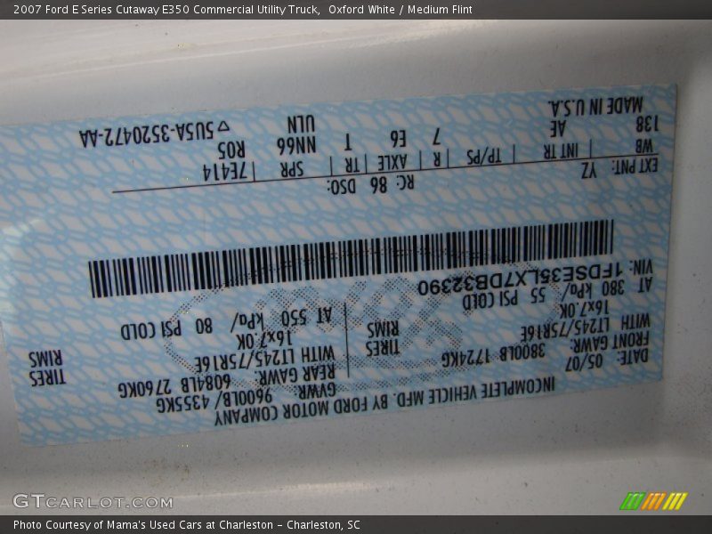 Oxford White / Medium Flint 2007 Ford E Series Cutaway E350 Commercial Utility Truck