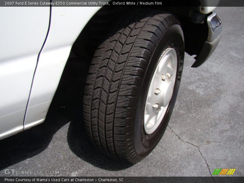 Oxford White / Medium Flint 2007 Ford E Series Cutaway E350 Commercial Utility Truck