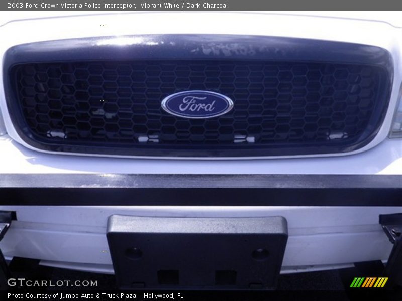 Vibrant White / Dark Charcoal 2003 Ford Crown Victoria Police Interceptor