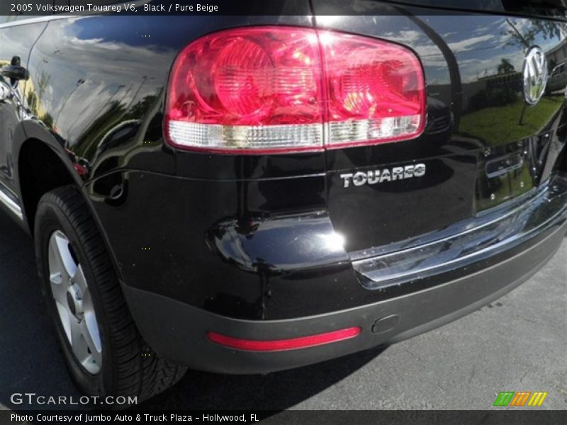 Black / Pure Beige 2005 Volkswagen Touareg V6