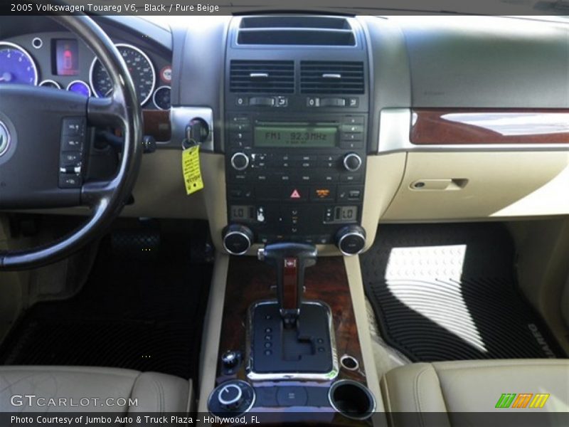 Black / Pure Beige 2005 Volkswagen Touareg V6